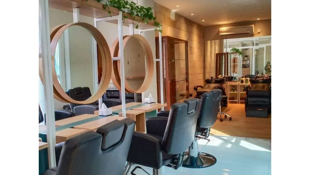 Suasana Luxe Salon yang mewah